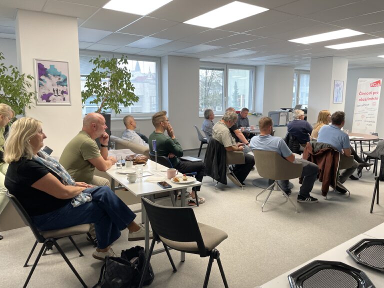 Káva s energetiky v ECUK